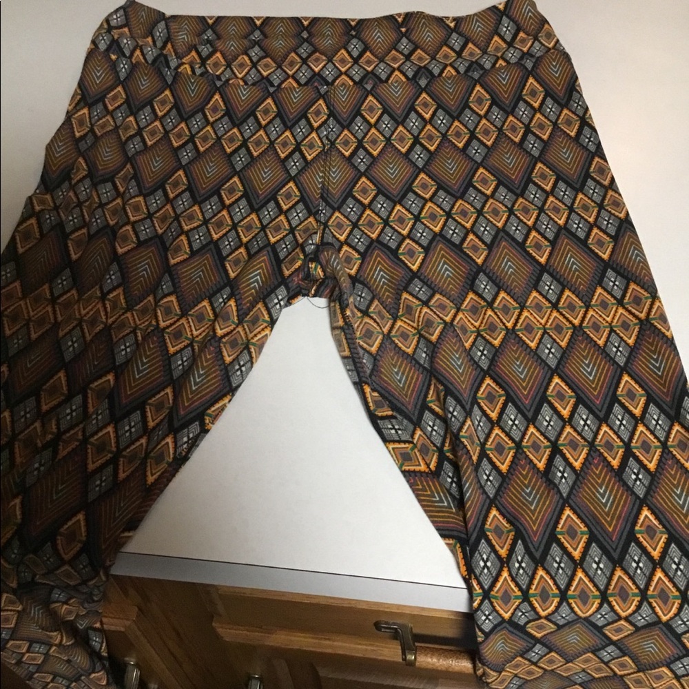 LULAROE Tall & Curvy Leggings